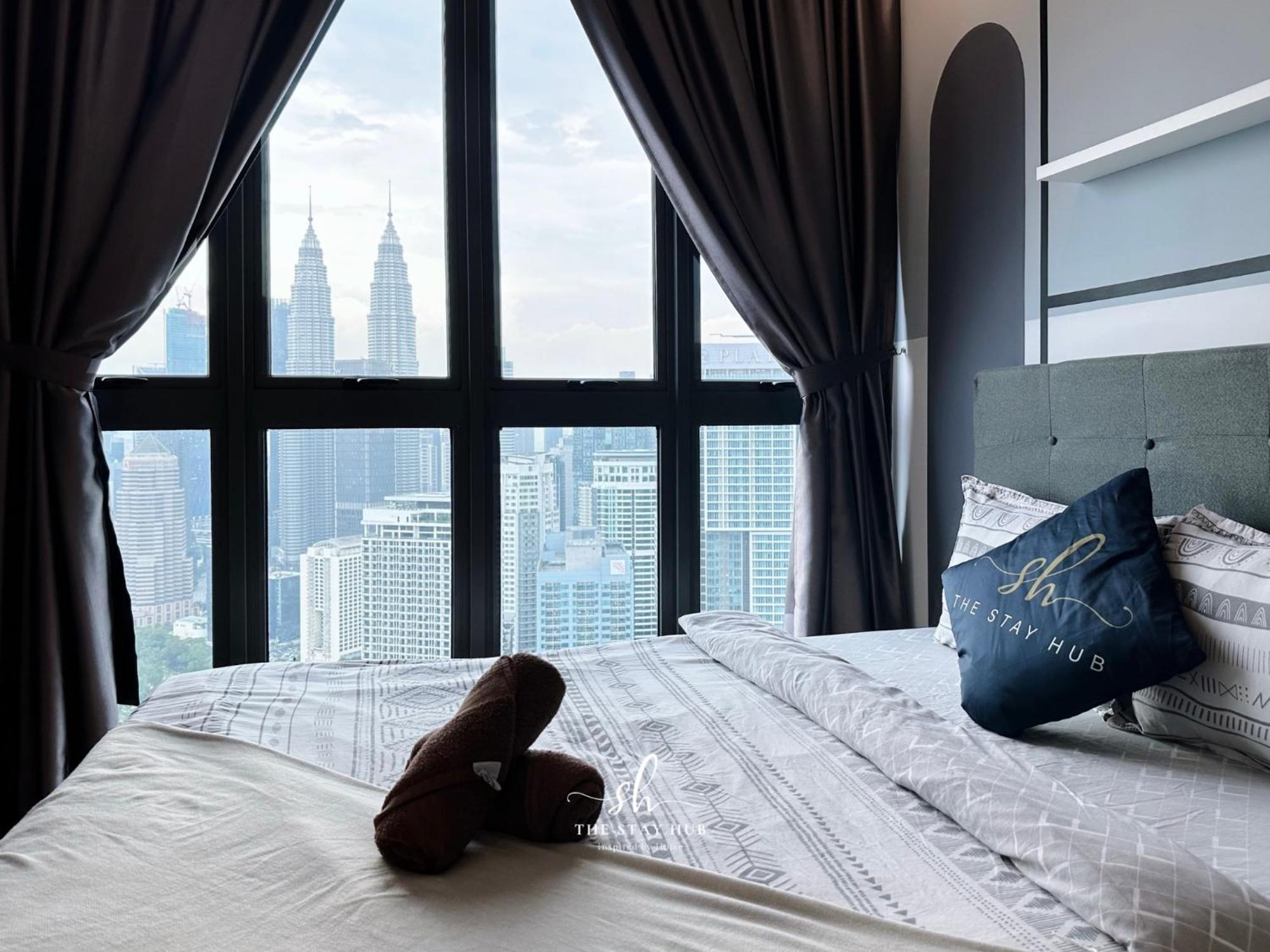The Luxe Klcc View Sky Pool Apartment Kuala Lumpur Luaran gambar
