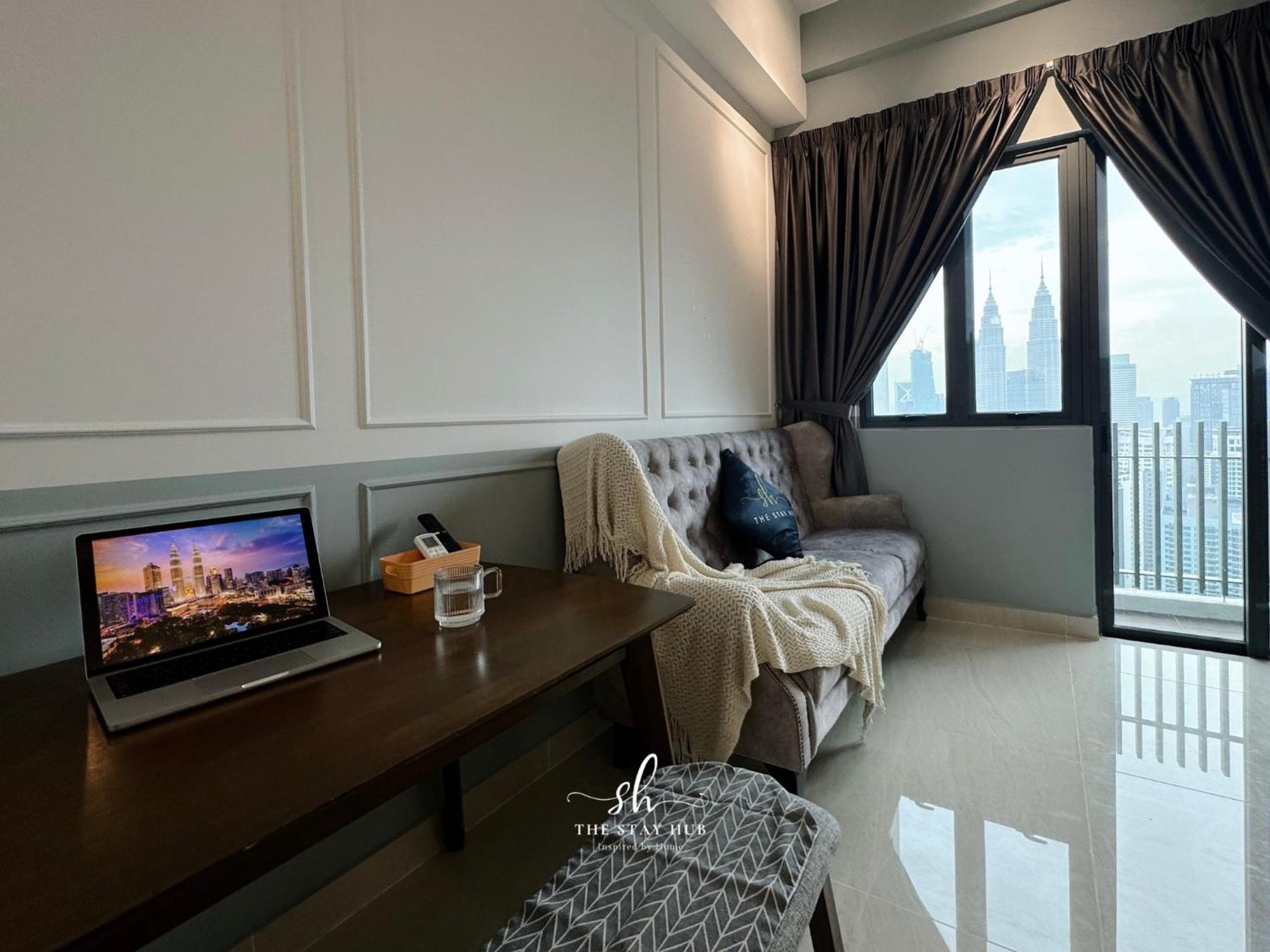 The Luxe Klcc View Sky Pool Apartment Kuala Lumpur Luaran gambar