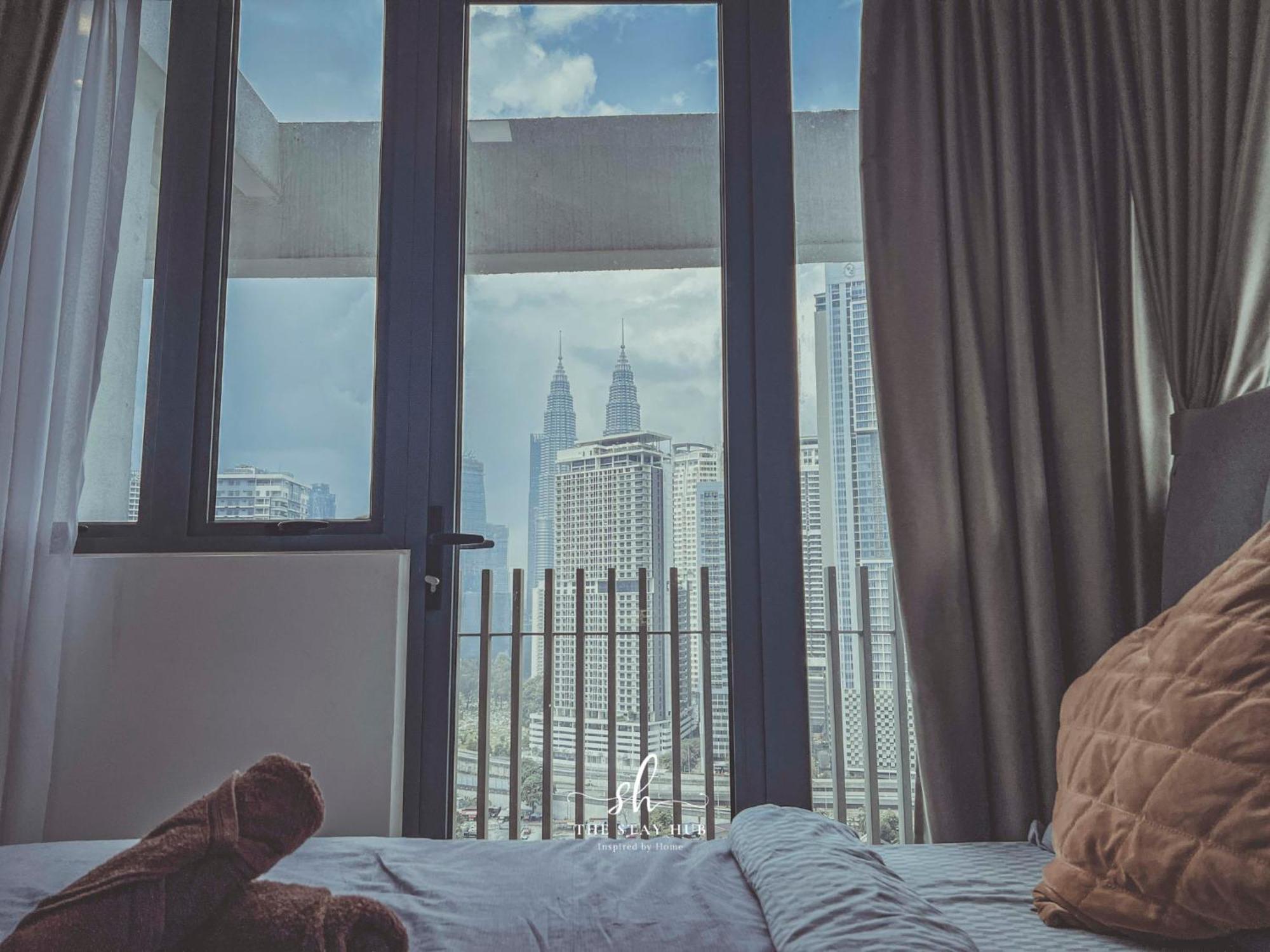 The Luxe Klcc View Sky Pool Apartment Kuala Lumpur Luaran gambar
