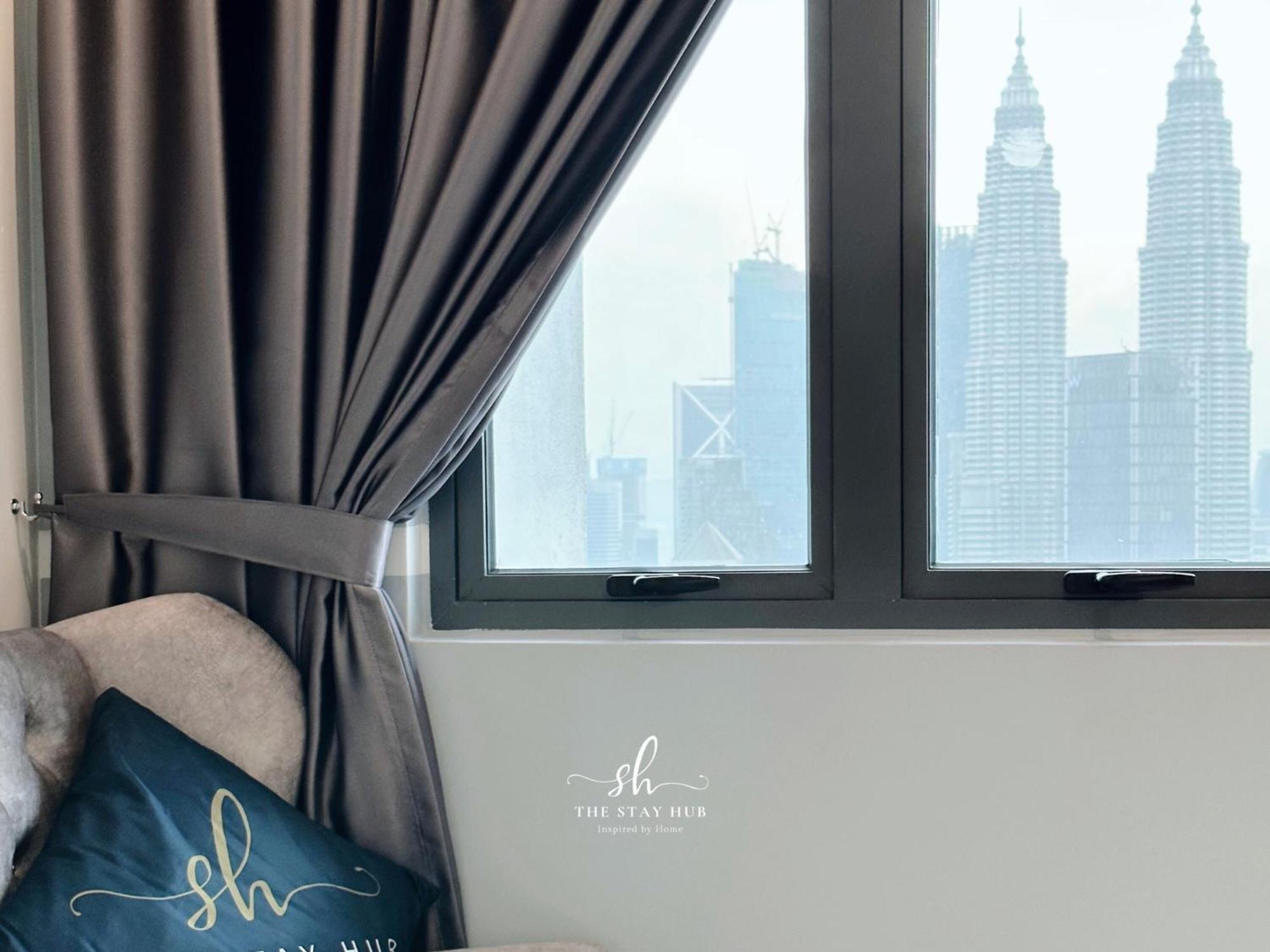 The Luxe Klcc View Sky Pool Apartment Kuala Lumpur Luaran gambar