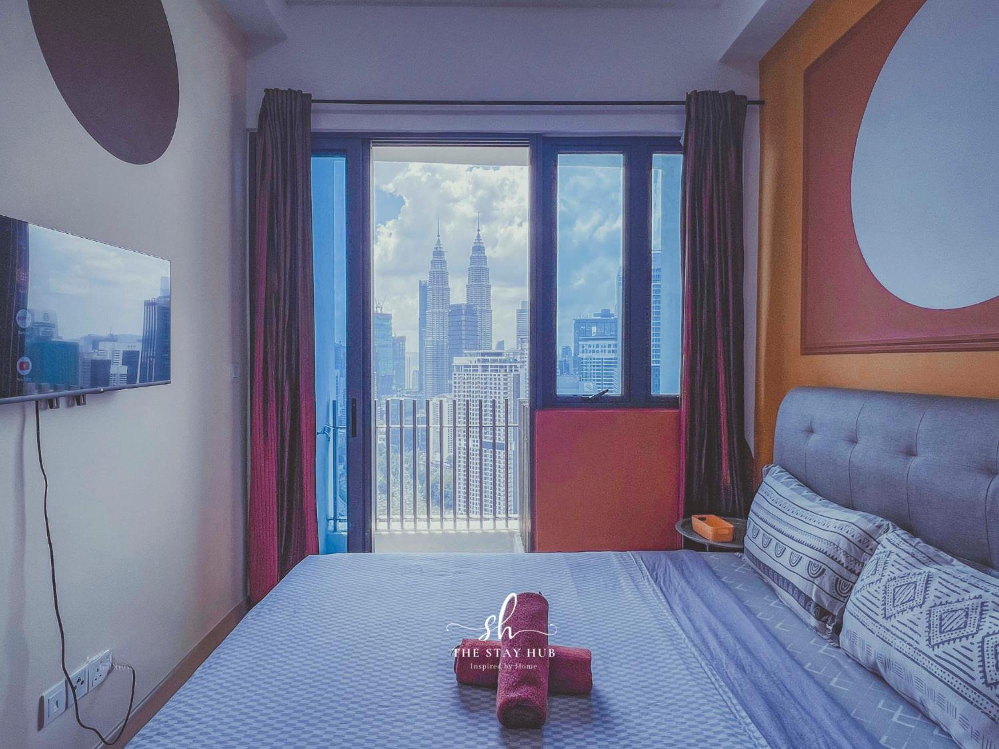 The Luxe Klcc View Sky Pool Apartment Kuala Lumpur Luaran gambar