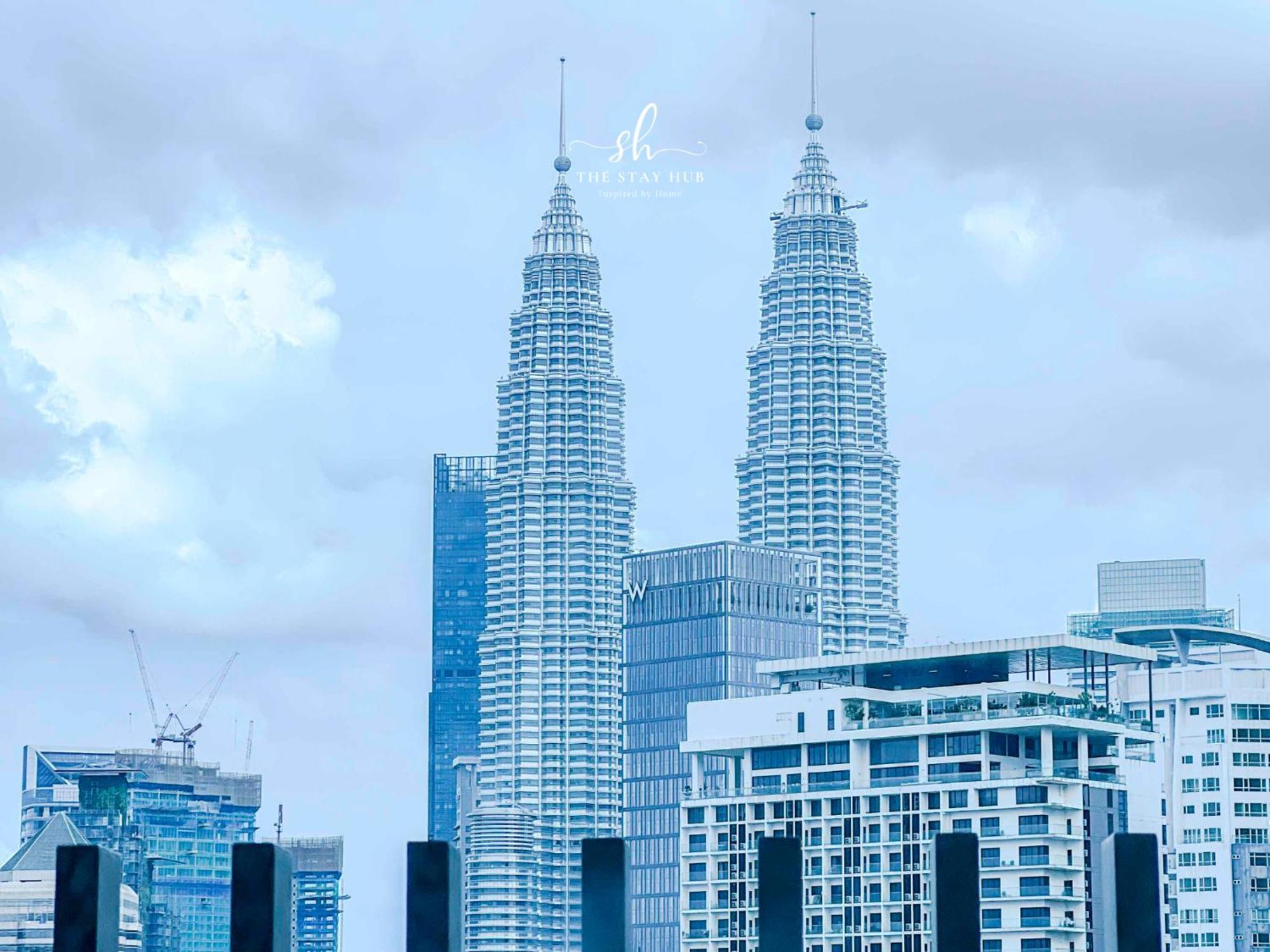 The Luxe Klcc View Sky Pool Apartment Kuala Lumpur Luaran gambar